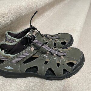 Men's Size 11 Ozark Trail Adventure Closed Toes Sandals Worn one time.Green